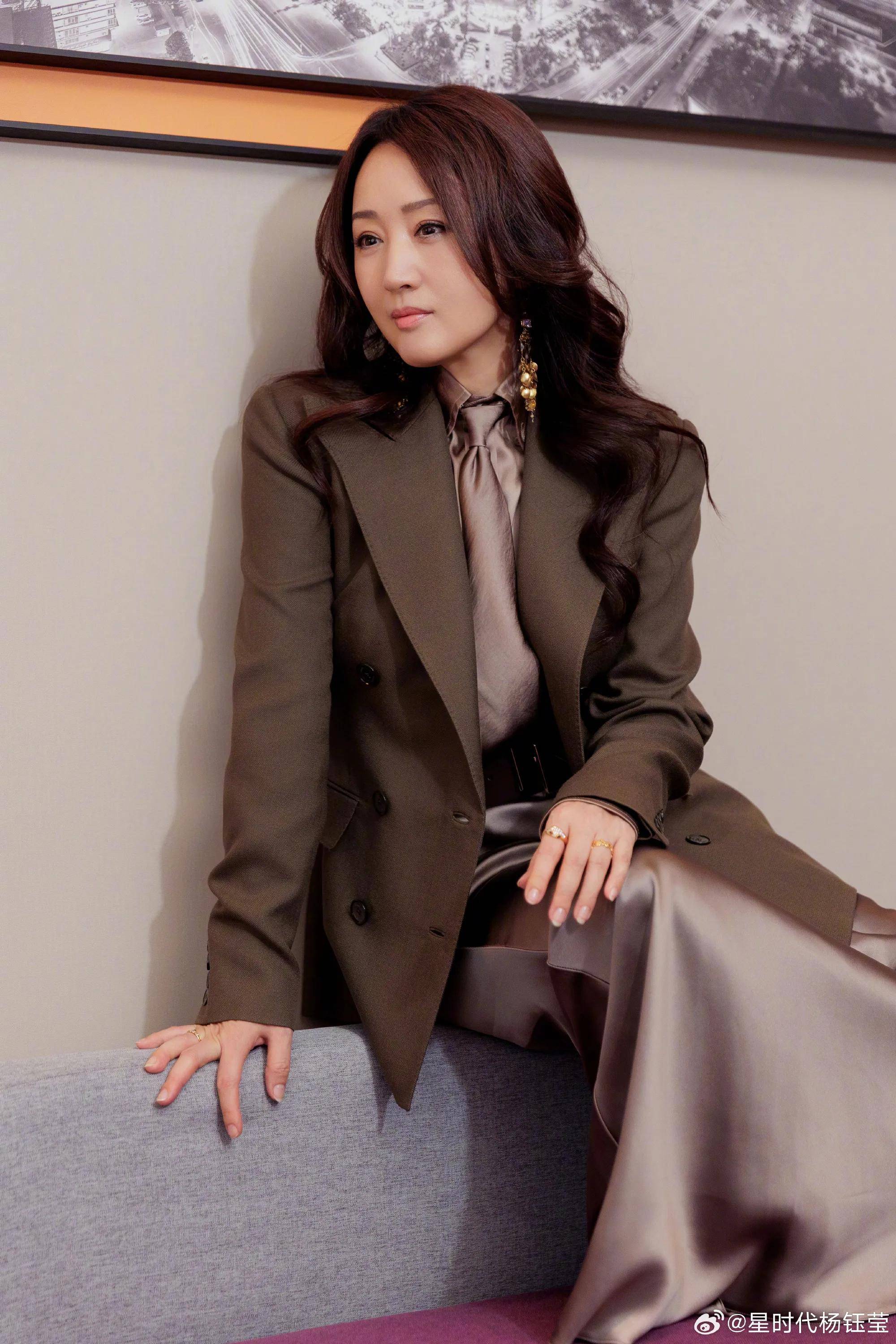 杨钰莹 艳照门杨钰莹与艳照门事件，真相与思考-第3张图片