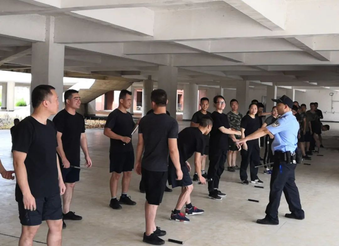 被教官cao到爽男男教官的指导——一次难忘的男男体验-第1张图片