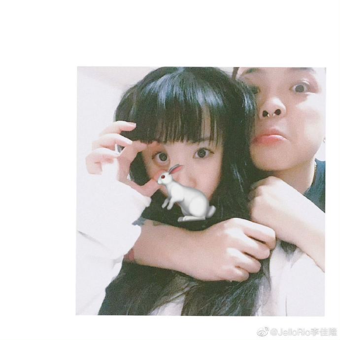 李佳隆找到了吗李佳隆，才华横溢的艺术家-第2张图片
