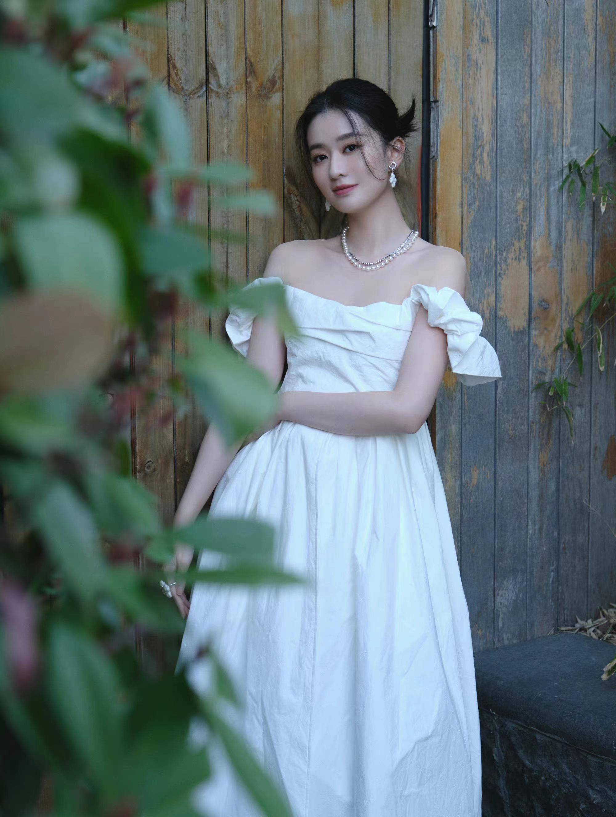 最近2019年中文字幕视频性感美小女人2019年中文字幕视频的流行与影响-第2张图片