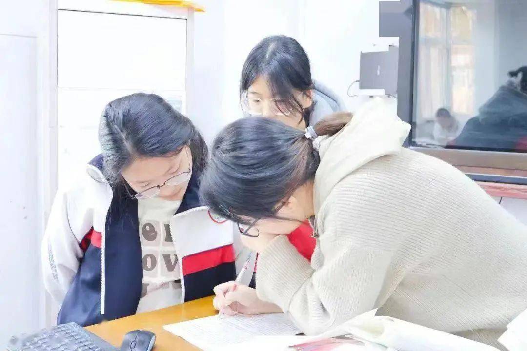 师生之间，一次不恰当的亲密尝试-第3张图片