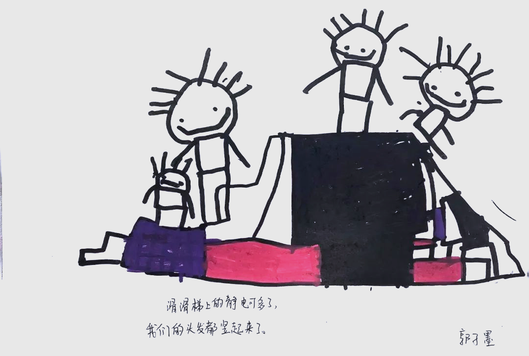 宝宝对准了坐下来自己做动作宝宝自我探索的奇妙世界，对准了坐下来自己做动作-第1张图片