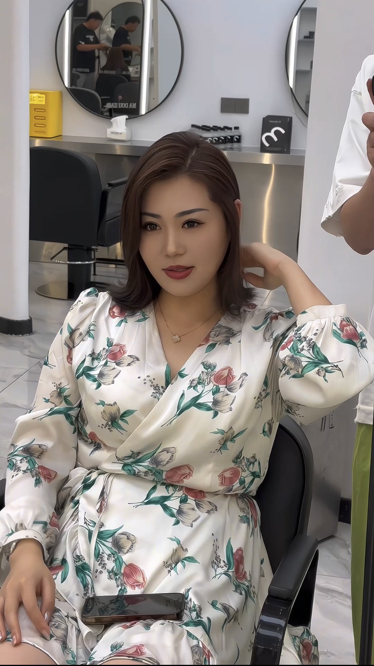 97国产精东麻豆人妻电影探索国产电影中的角色魅力——以97国产精东麻豆人妻电影为例-第2张图片