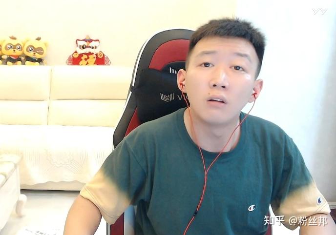 yy之华丽三国小说YY之华丽三国，穿越历史的风云，探寻英雄的足迹-第1张图片