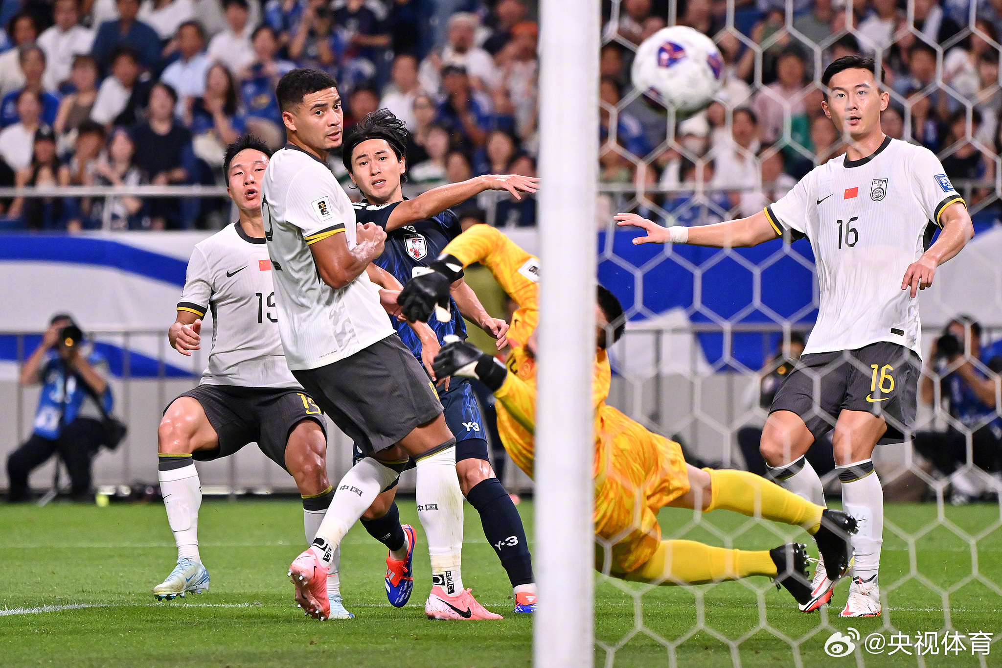 世界杯日本VS西班牙日本队闪耀世界杯，日本VS西班牙的精彩对决-第2张图片
