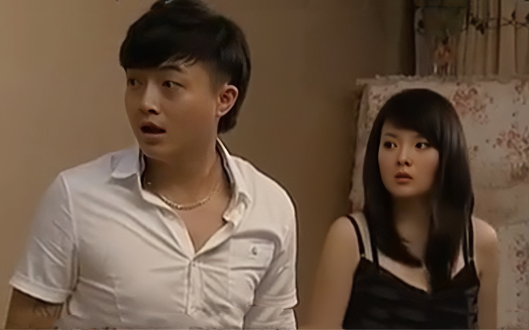 丈夫出差期间，妻子与情人的秘密游戏-第1张图片