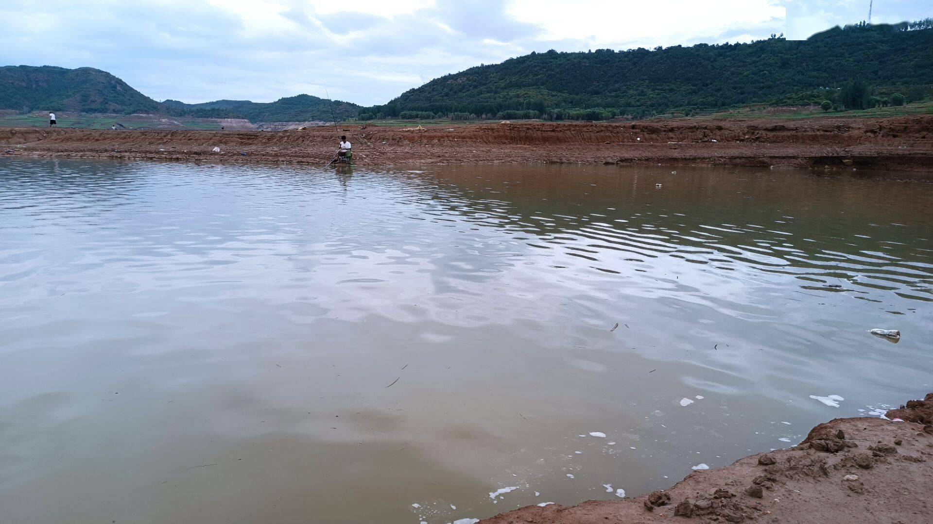 宝宝好涨水快流出来免费视频软件宝宝好涨水快流出的视频内容与健康探讨-第1张图片