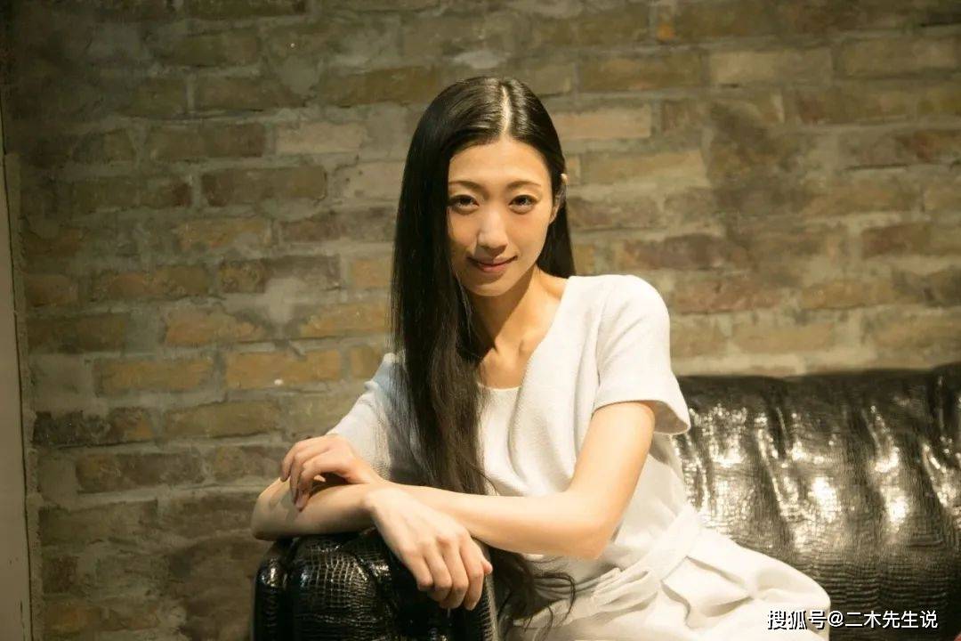白洁高义篇少妇白洁与孙倩的日常生活-第2张图片